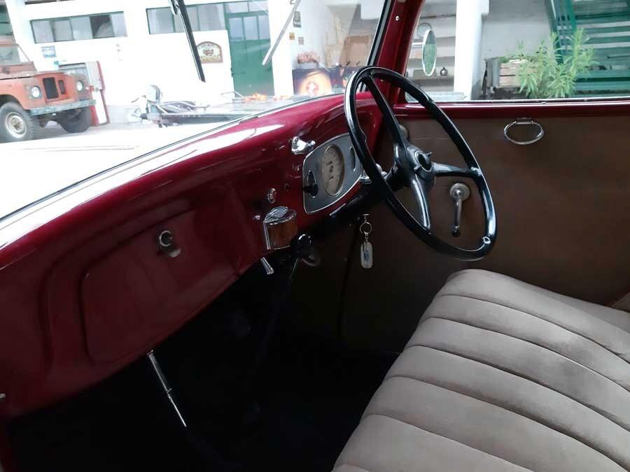 Ford Model B Sedan – 1933