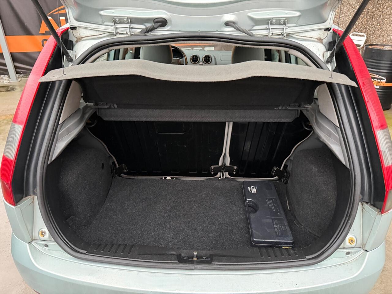 Ford Fiesta 1.2 benzina euro4 neopatentati