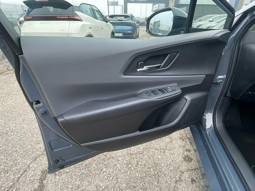 Toyota Prius 2.0 Plug-in Hybrid Active E-CVT