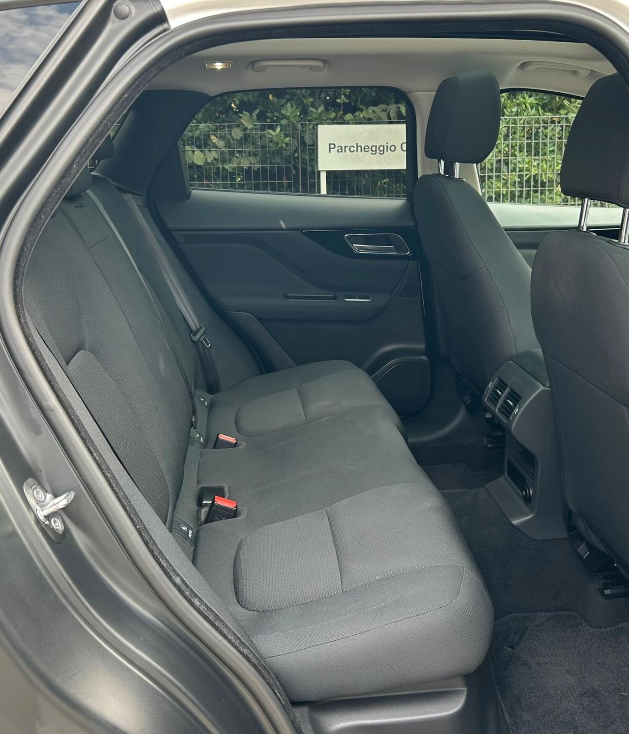 Jaguar F-Pace 2.0 D 180 CV AWD aut. Prestige