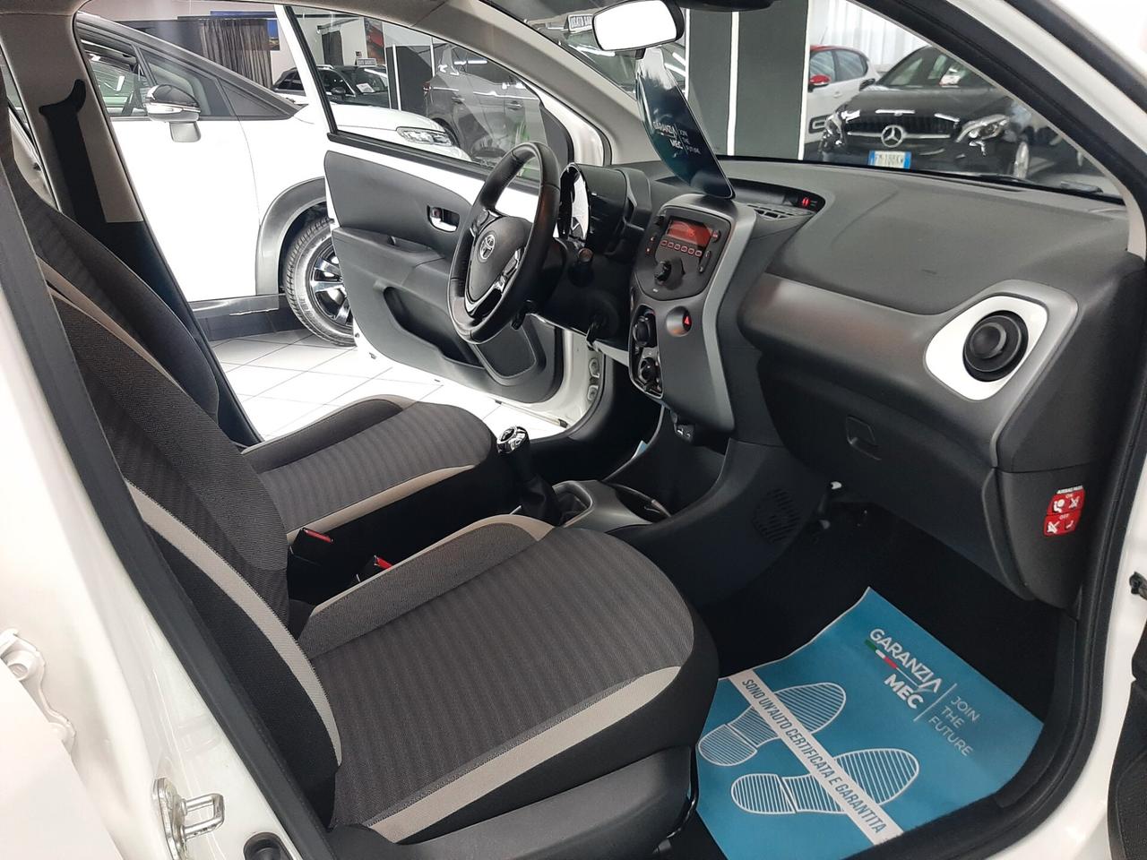 Toyota Aygo 1.0 VVT-i 69 CV 5 porte x-business