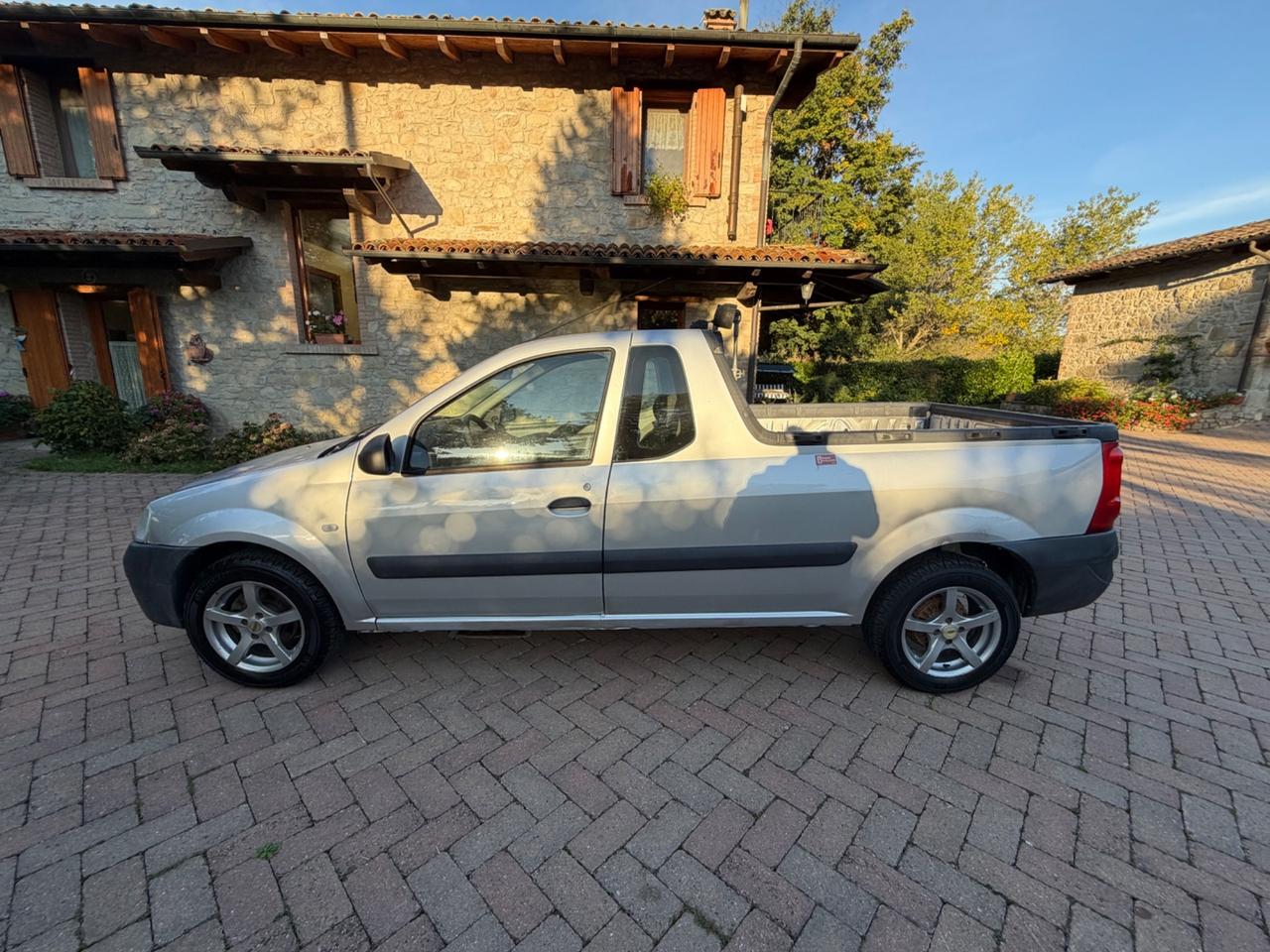 Dacia Logan Pick-Up 1.5 dCi 88CV - 11/2011