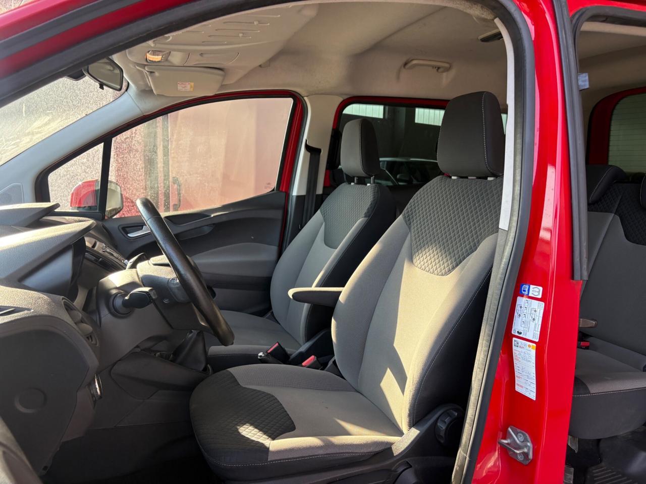 Ford Tourneo Courier 1.5 TDCI 75 CV Titanium