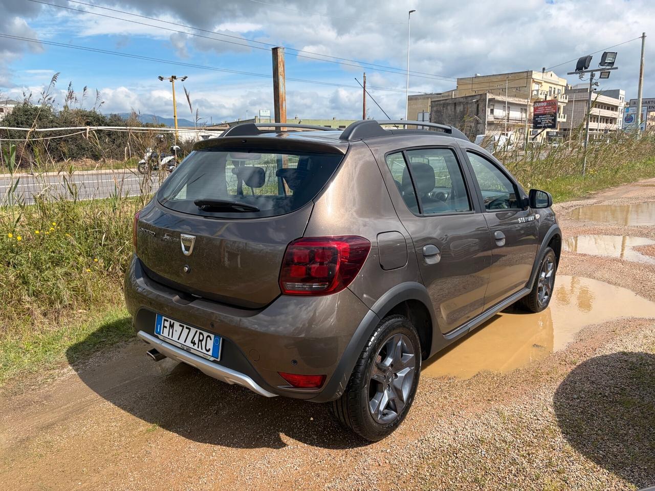 DACIA SANDERO STEPWAY 1.5 DCI ANNO 2018 113.000 KM GARANTITA