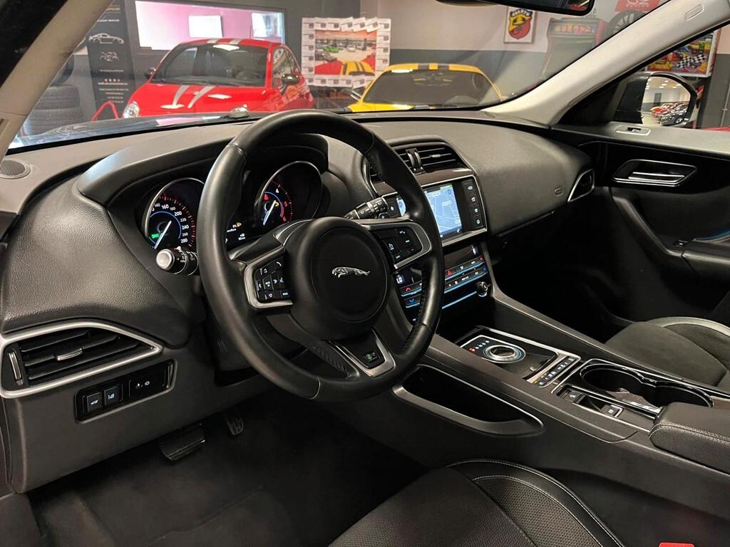 Jaguar F-Pace 2.0 D 180 CV AWD R-Sport