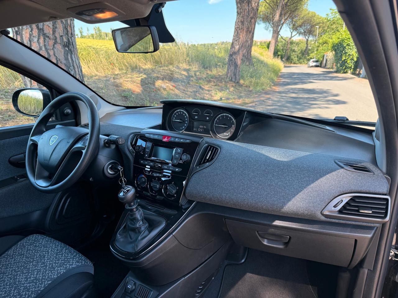 Lancia Ypsilon hybrid