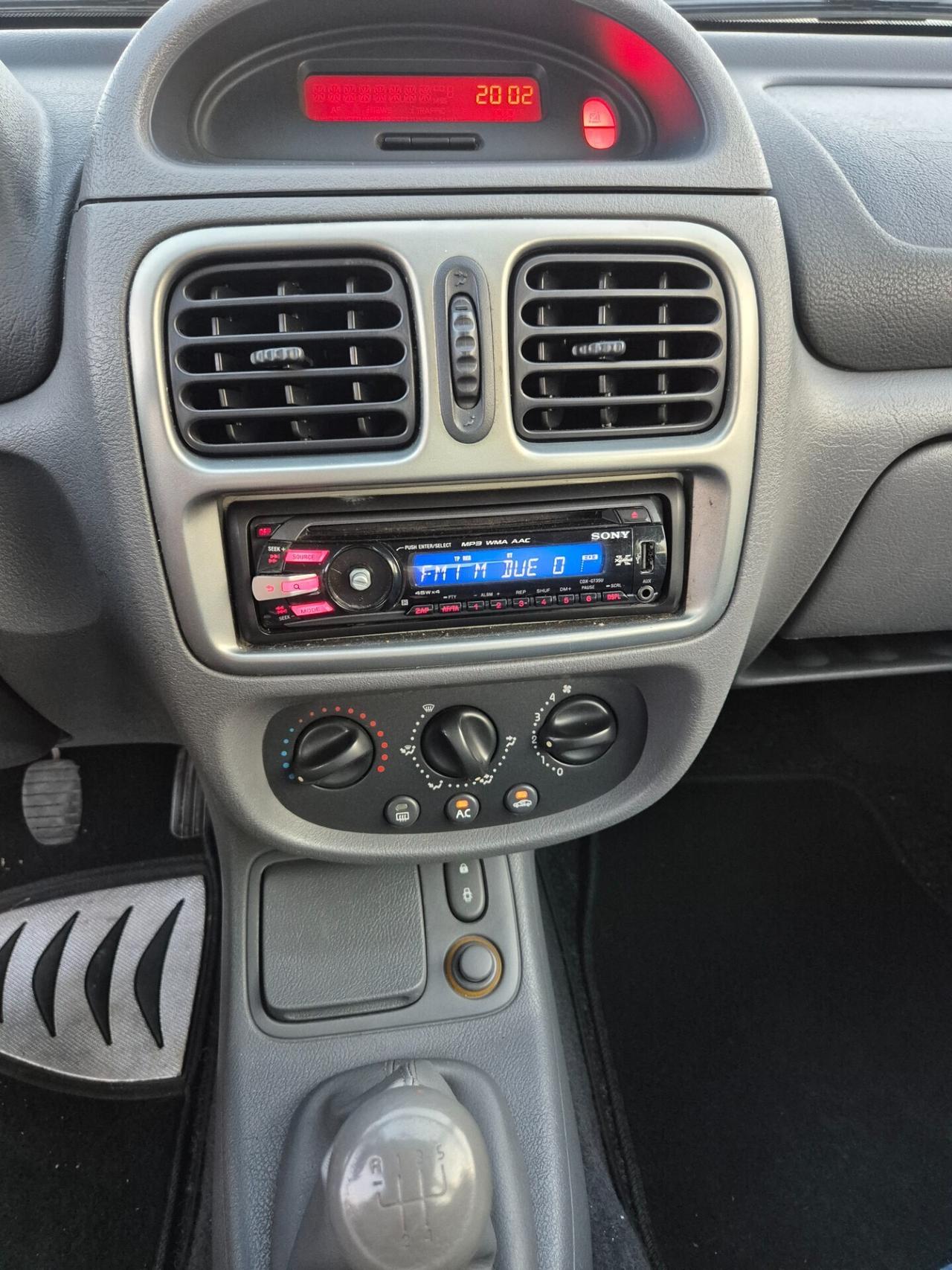 Renault Clio 1.4 cat 5 porte MTV neopatentati