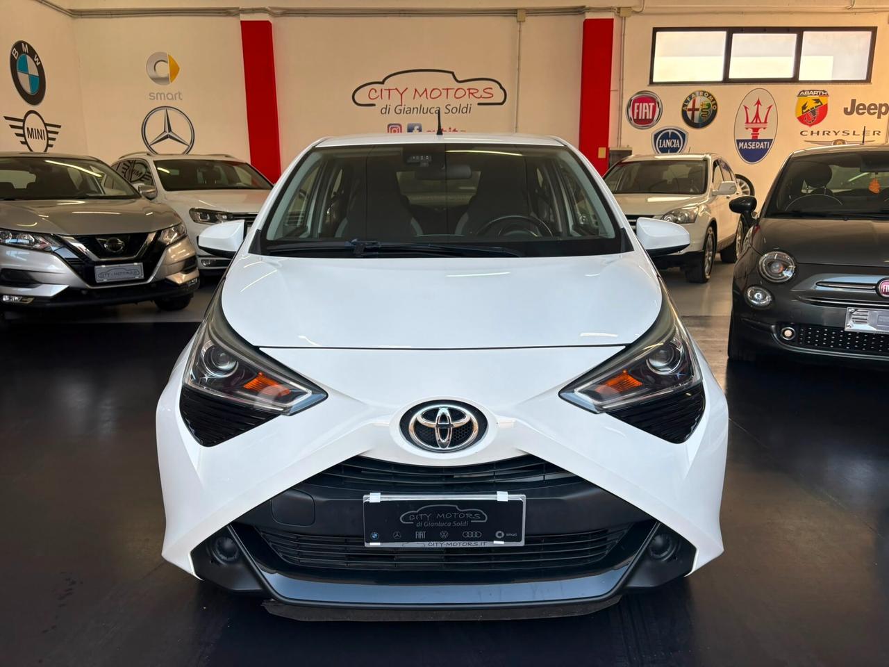 Toyota Aygo 1.0 VVT-i 69 CV 5 porte x-cool