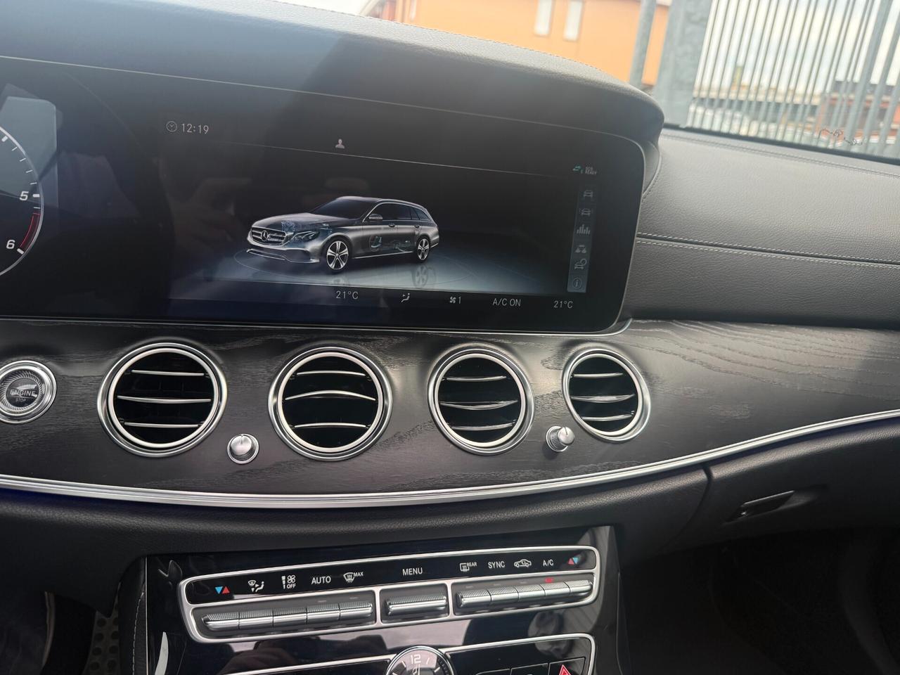 Mercedes-Benz E 220 d Premium Plus AMG/ TETTO PANORAMICO