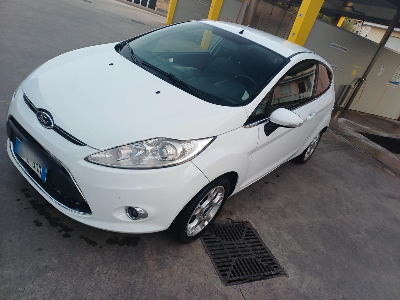 Ford Fiesta 1.4 TDCi 70CV 3 porte Titanium 2013
