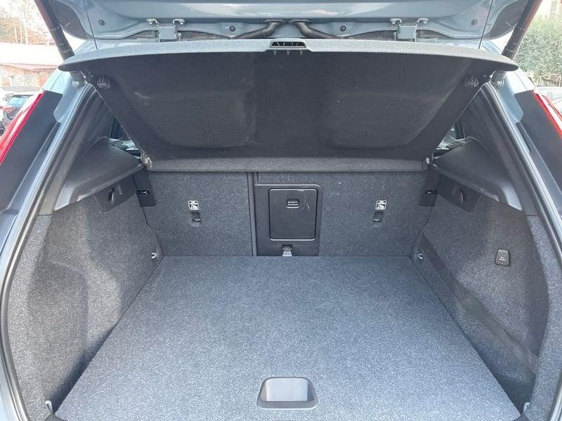 Volvo XC40 1.5 t3 Momentum Pro 163cv my21