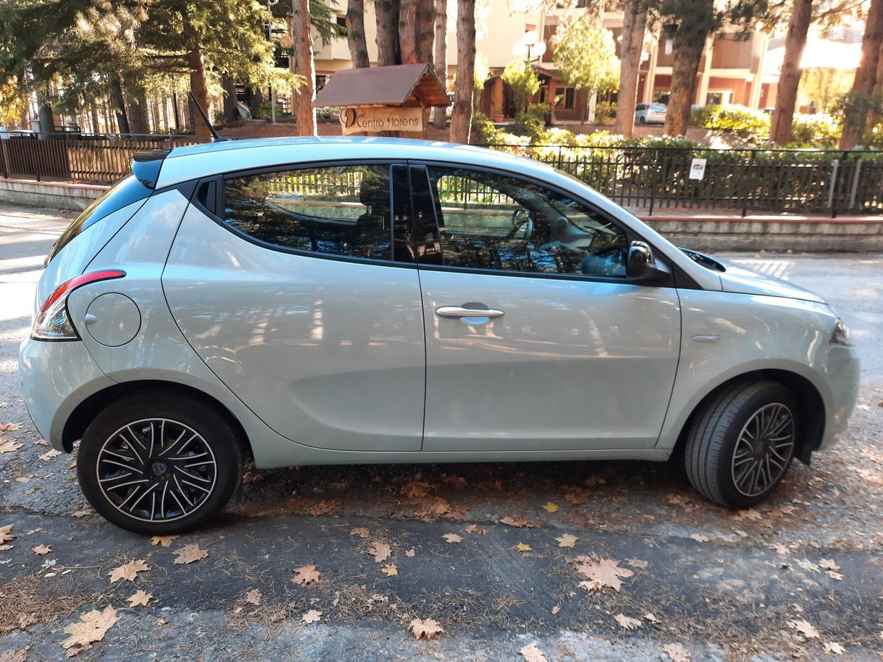 LANCIA YPSILON CC 1000 HYBRID ANNO 10/2023