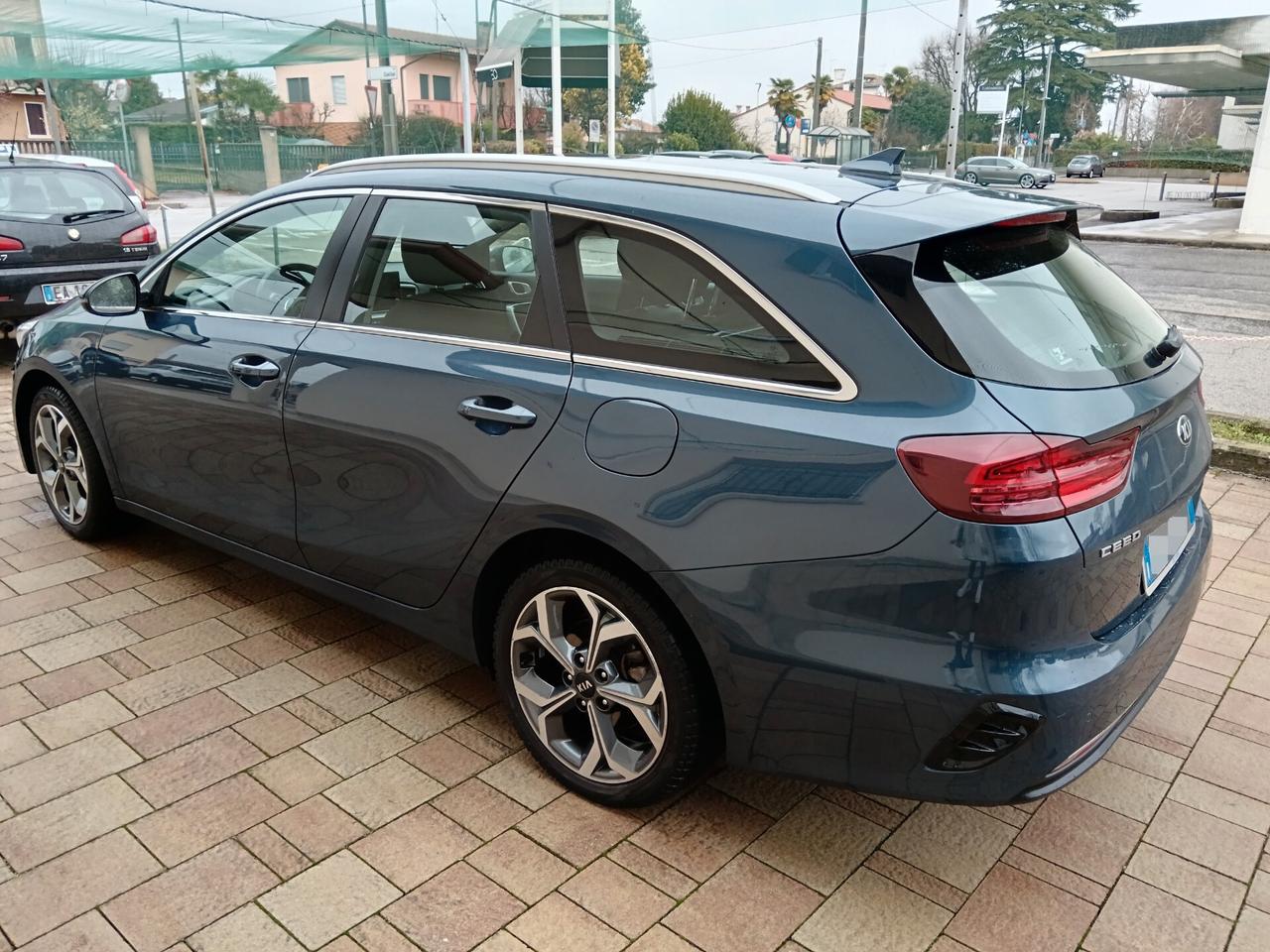 Kia Ceed Sportswagon 1.6 CRDi 136 CV MHEV iMT SW Business Class