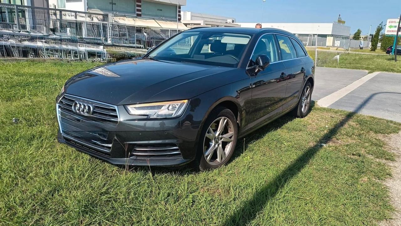 Audi A4 Avant 2.0 TDI 150 CV ultra Business Sport