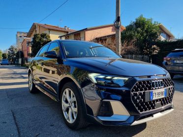 AUDI - A1 - citycarver 30 TFSI S tr. Id. Contrast