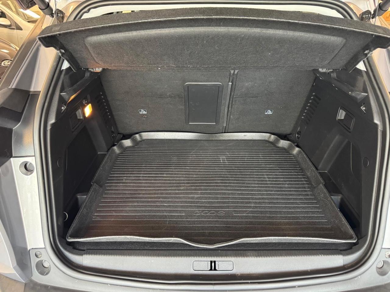 Peugeot 3008 PURETECH TURBO 130 EAT6 ALLURE 2017