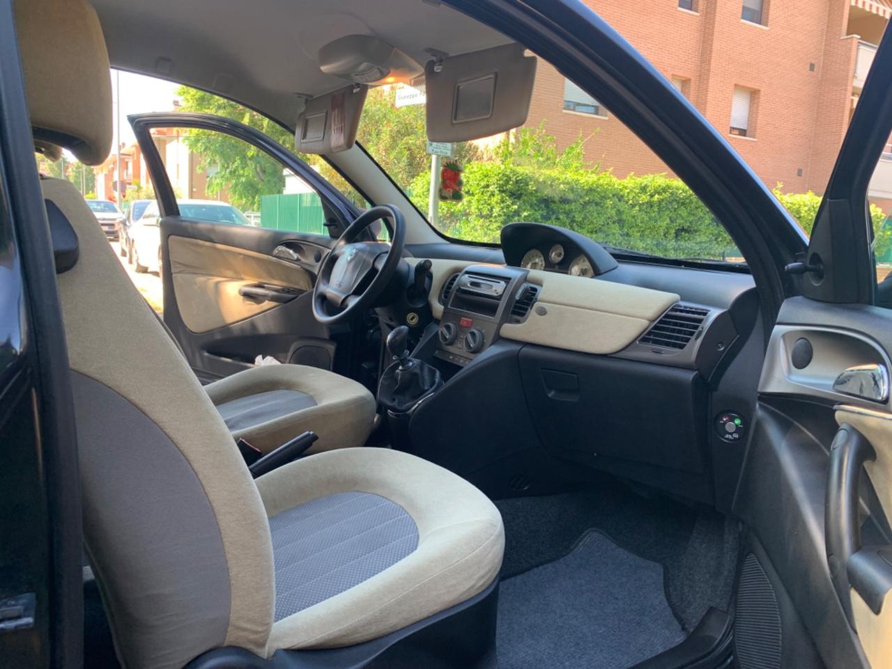 Lancia Ypsilon 1.2 clima 44 kw neopatentati