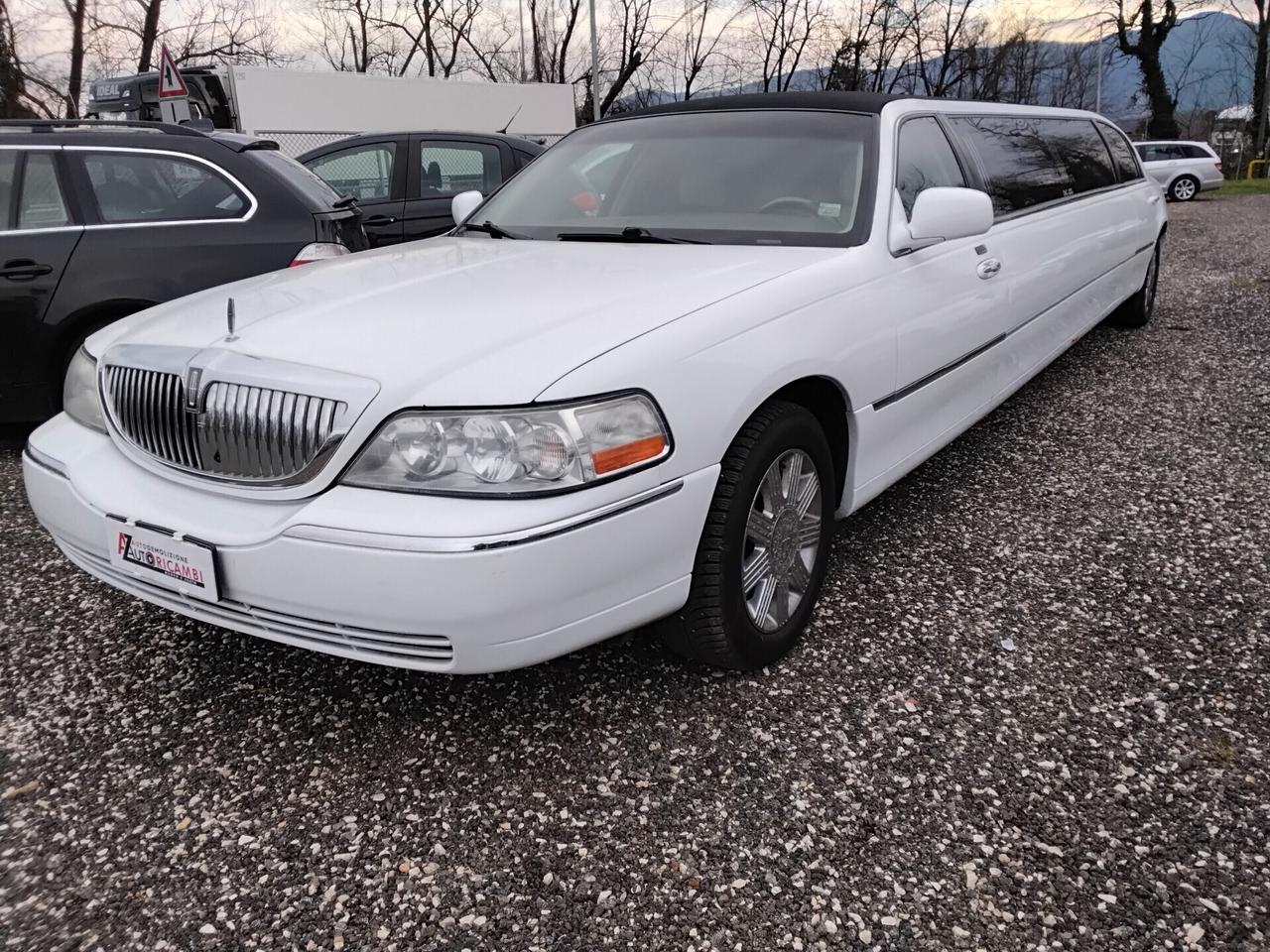 Lincoln Town Car town 7