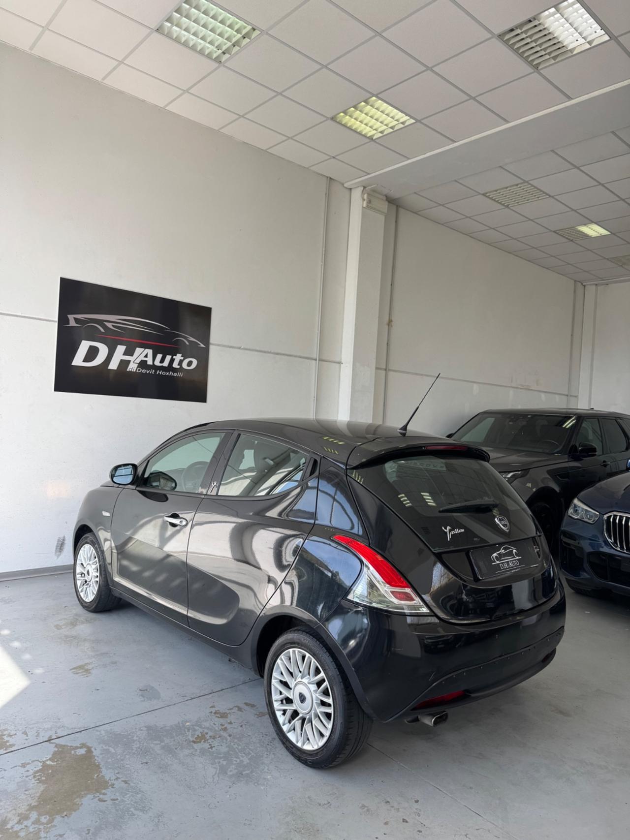 Lancia Ypsilon 1.2 69 CV 5 porte Platinum