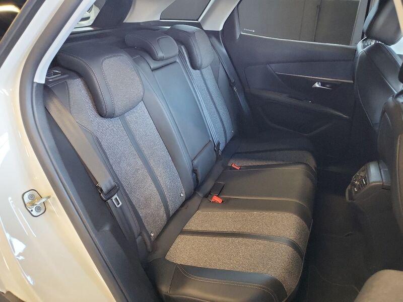 Peugeot 3008 BlueHDi 130 EAT8 S&S Allure