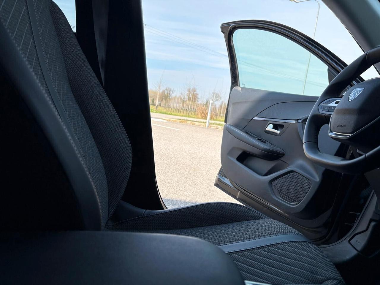 Peugeot 208 ALLURE PureTech 100 5 porte SPOTICAR