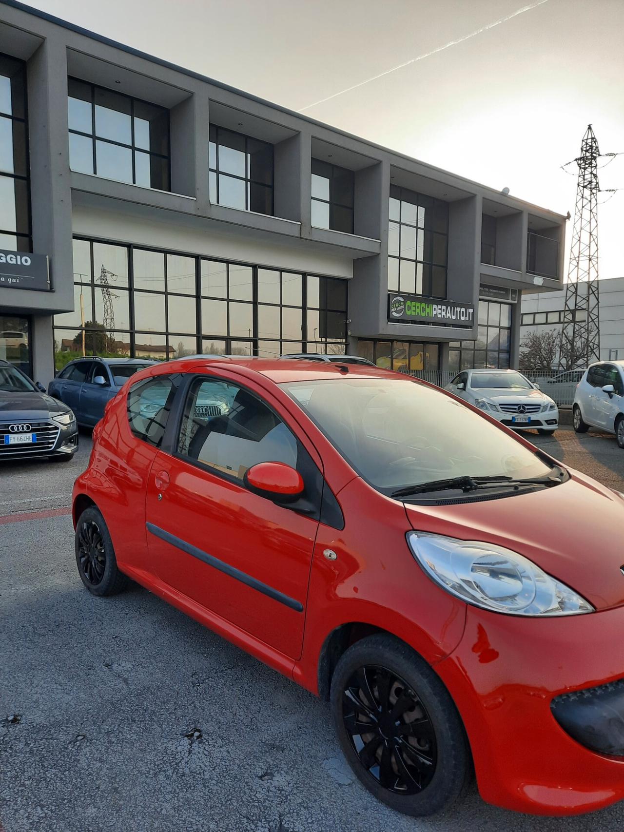 Peugeot 107 1.0 68 CV Ok neopatentati