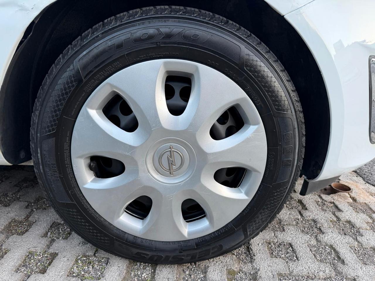 Opel Corsa 1.2 5 porte Elective-2013
