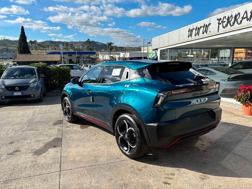 Alfa Romeo Junior 1.2 145 CV Hybrid eDCT6 Speciale KM 0 IVA ESPOSTA Tua a soli 269 Euro al mese