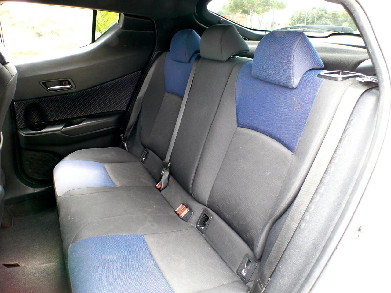 Toyota C-HR 1.8 Hybrid E-CVT Style (M1310)