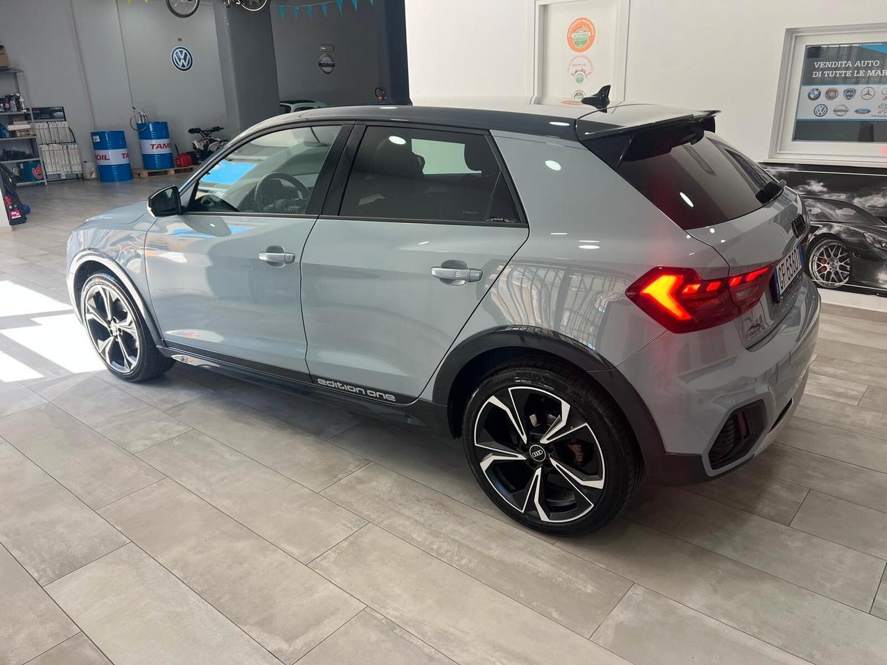 Audi A1 citycarver 30 TFSI Identity Contrast
