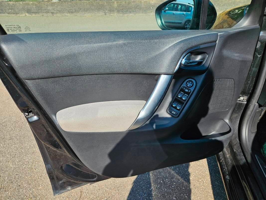Citroen C3 1.4 vti Exclusive (exclusive style)