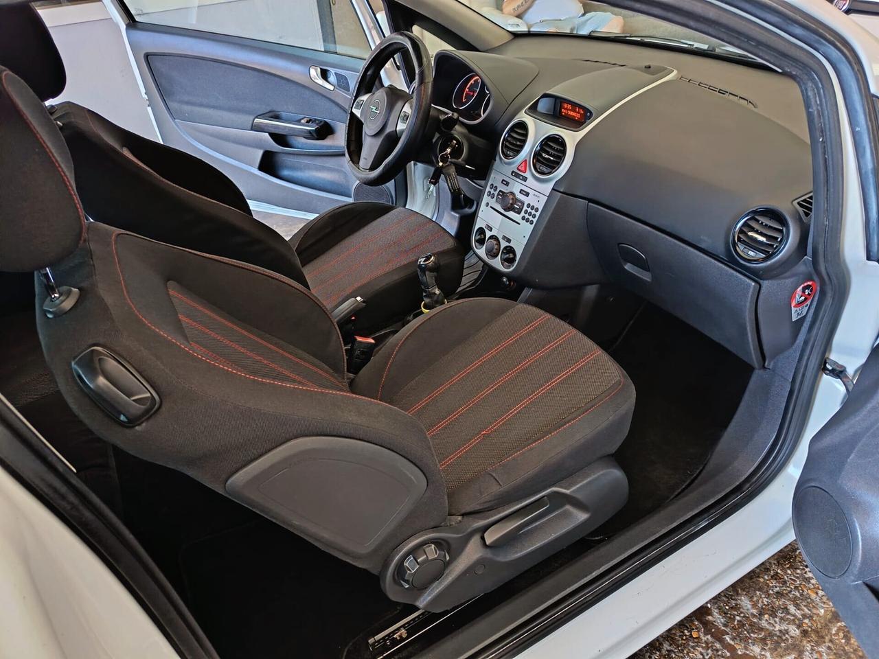 Opel Corsa 1.3 CDTI 75CV PORTABICI TETTO NEOPATENTATI
