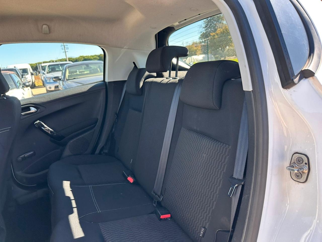 Peugeot 208 BlueHDi 75