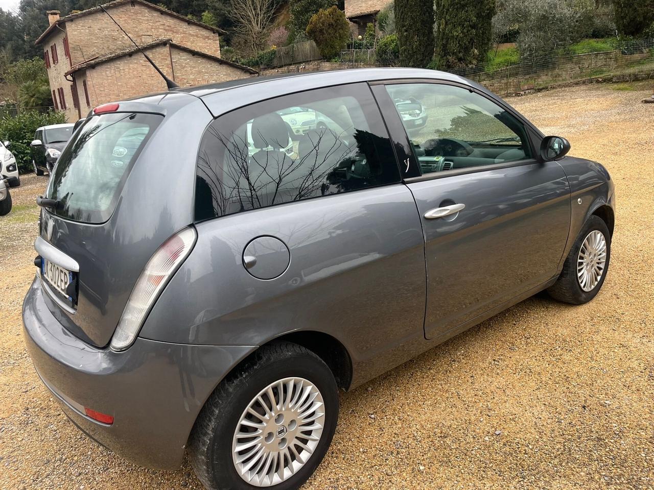 Lancia Ypsilon 1.2 Benzina - Neopatentati