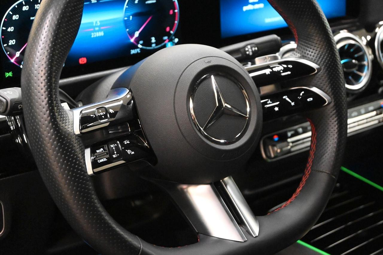 MERCEDES GLA (H247) GLA 180 d Automati...