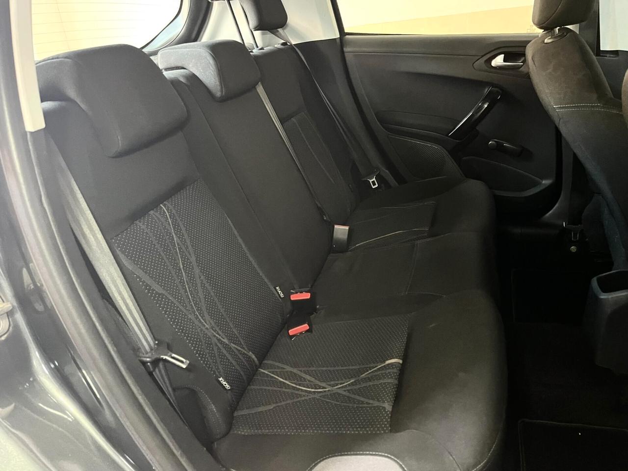 Peugeot 208 1.4 HDi 68 CV 5 porte Allure
