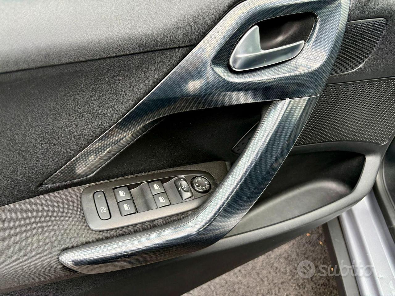 PEUGEOT 2008 1.6 BlueHDi (100CV) Black Matt