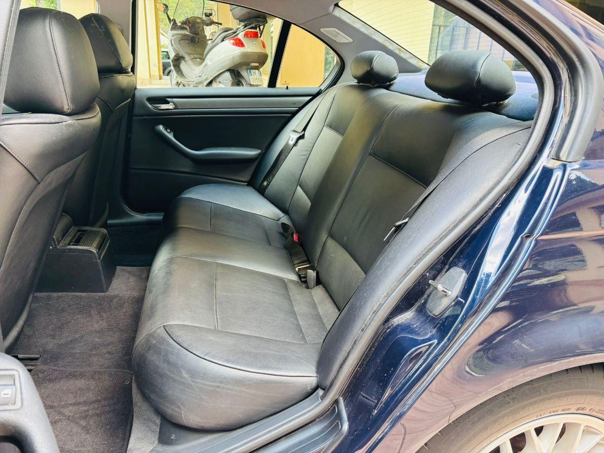 BMW - Serie 3 - 318i 4 porte