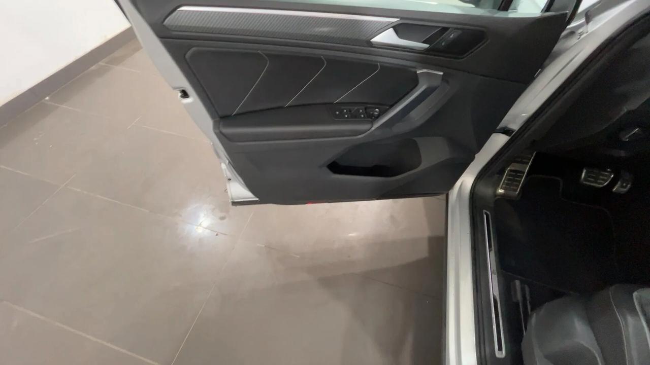 Volkswagen Tiguan 2.0 TDI 150 CV SCR DSG R-Line