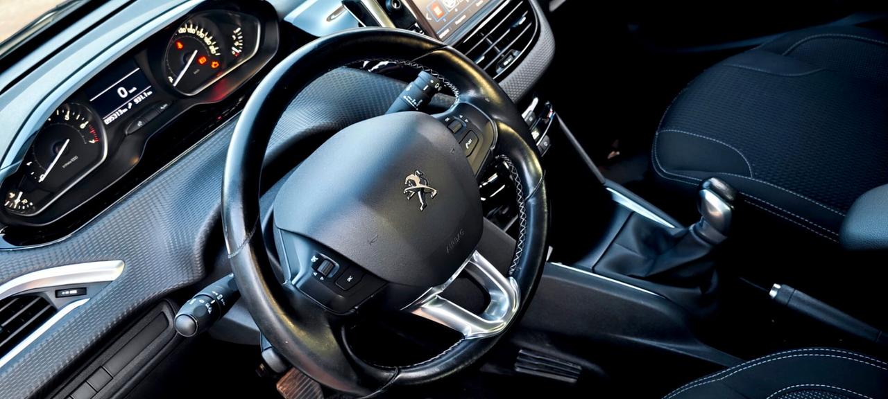 Peugeot 208 PureTech 82 5 porte Allure
