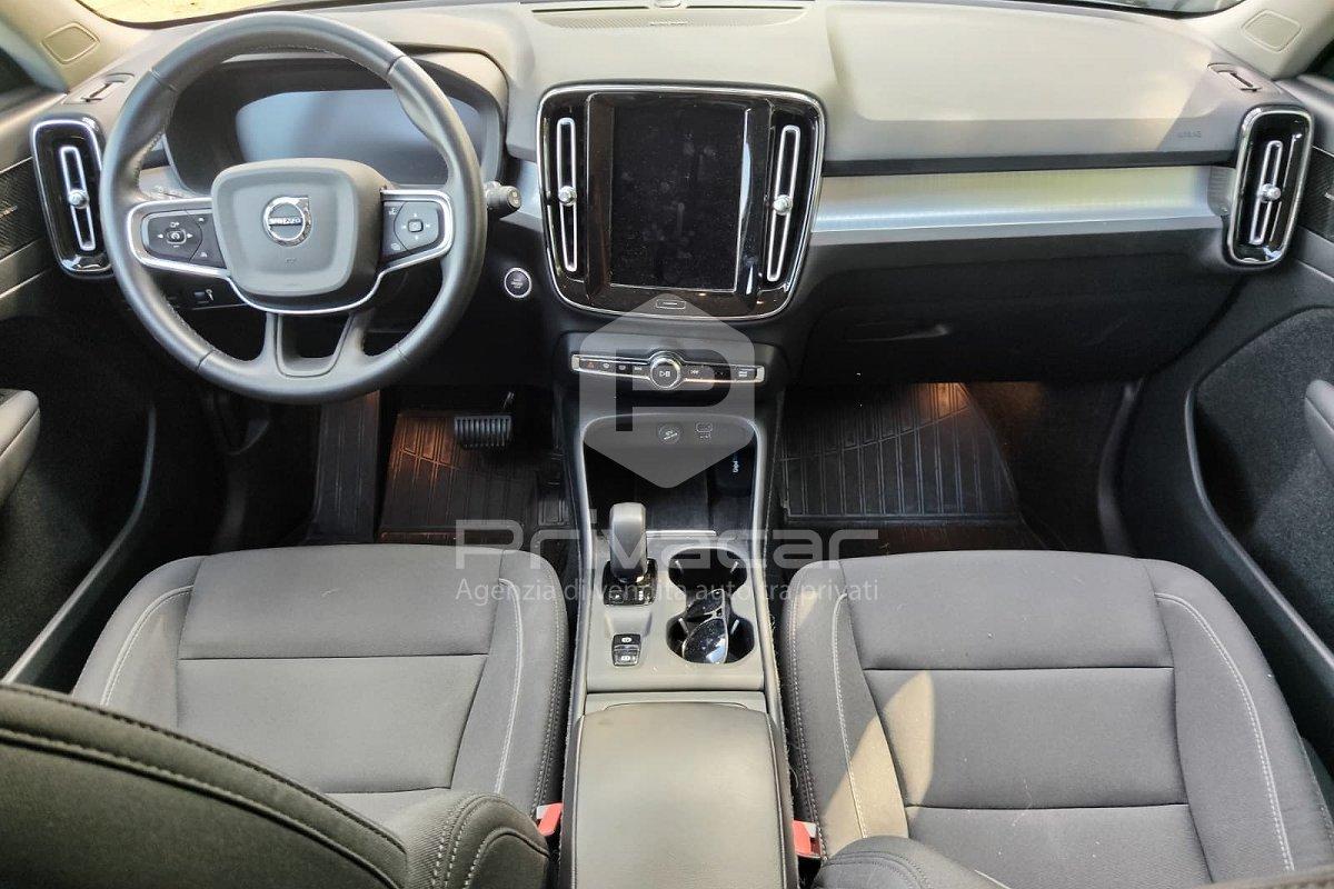 VOLVO XC40 B4 AWD Geartronic Momentum Pro