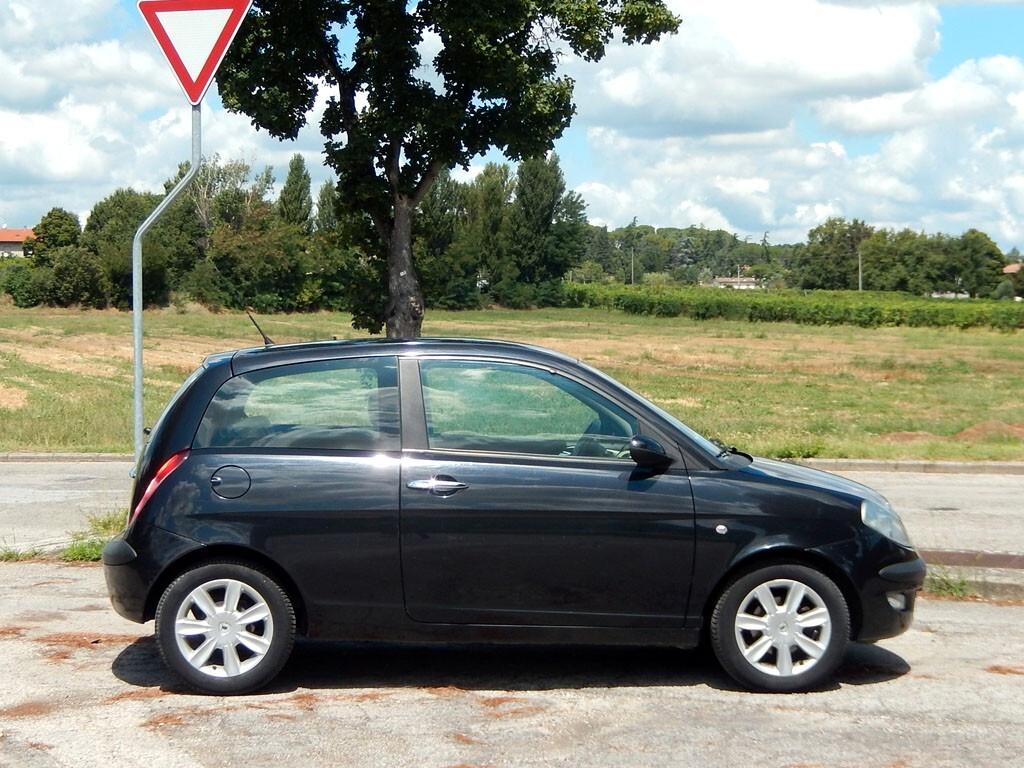 LANCIA YPSILON 1.2 benzina -SI NEOPATENTATI
