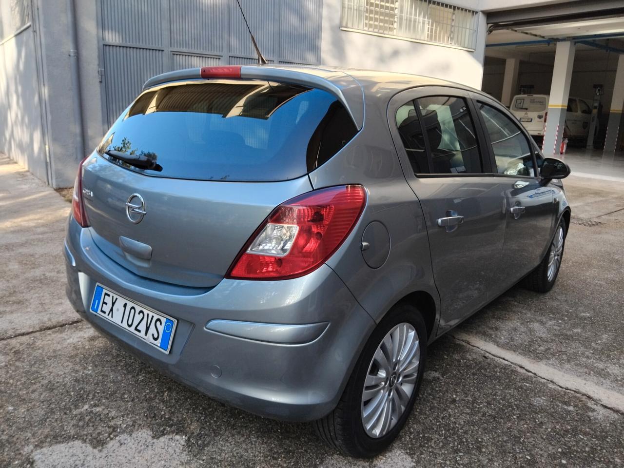 Opel Corsa 1.2 gpl garanzia