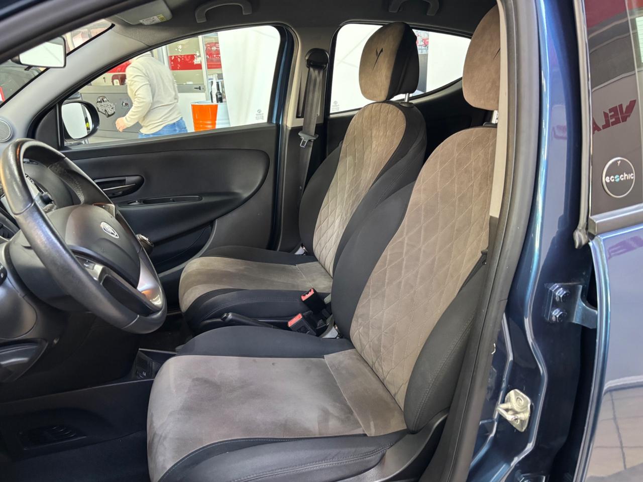 Lancia Ypsilon 1.0 FireFly 5 porte S&S Hybrid Ecochic Gold