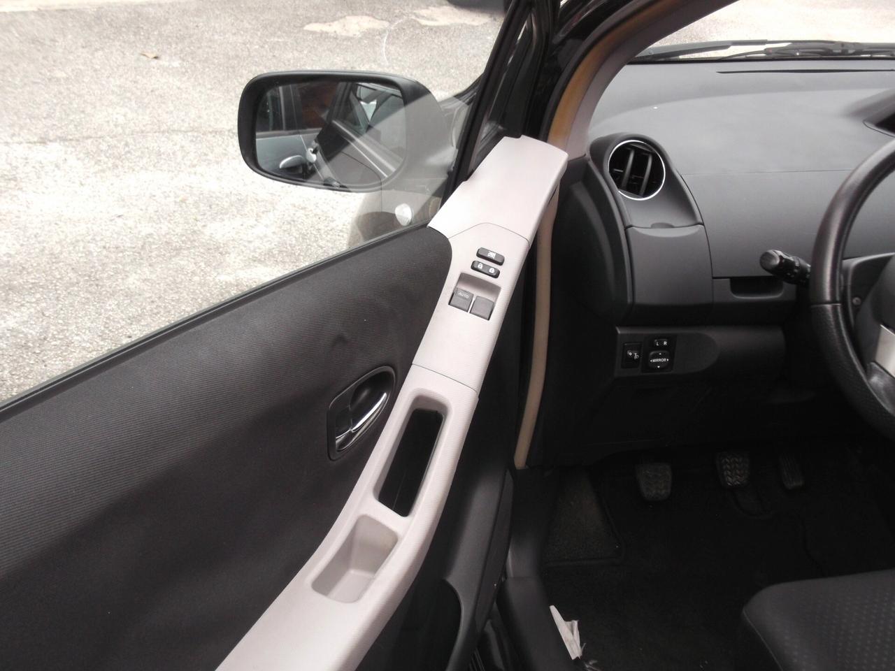 Toyota Yaris 1.3 3 porte Sol - 07