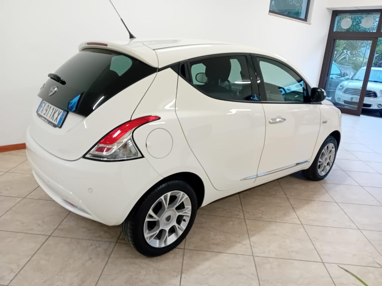 Lancia Ypsilon 1.2 69 CV 5 porte S&S Elefantino Blu