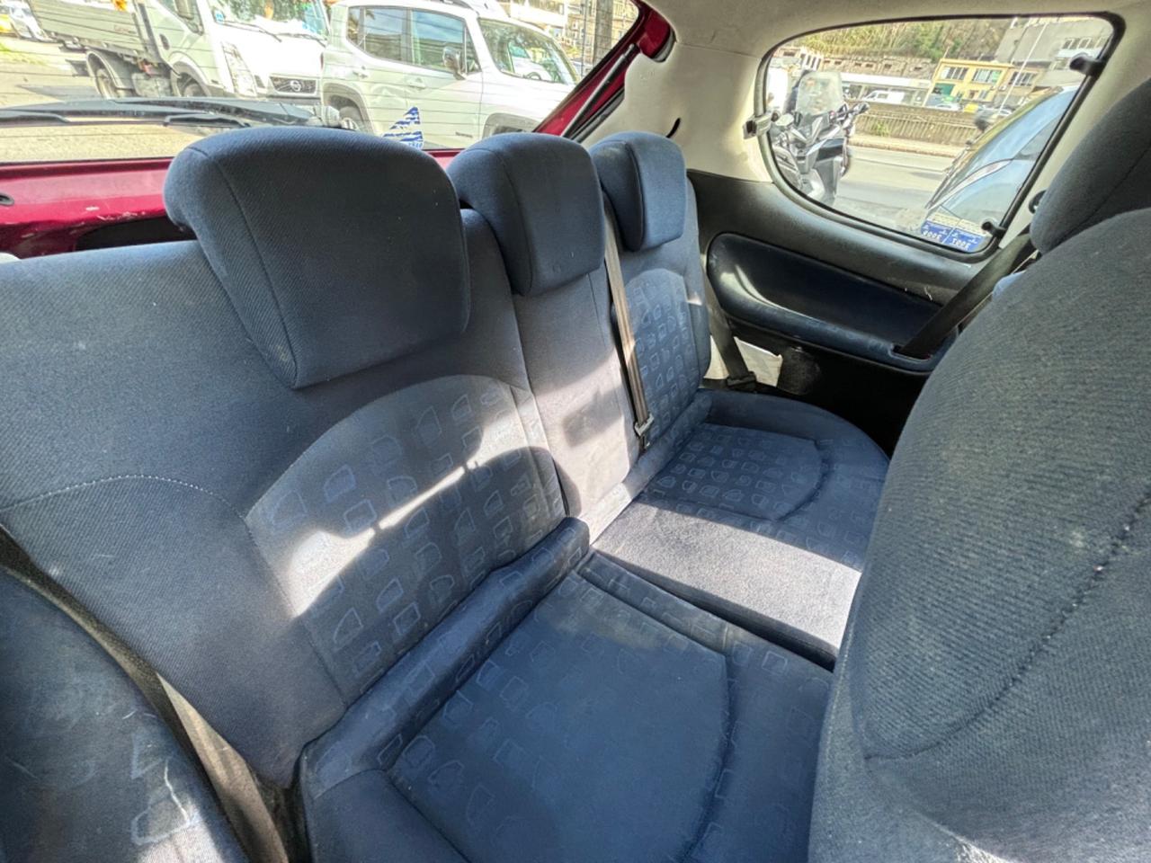 Peugeot 206 1.1 3p. XR