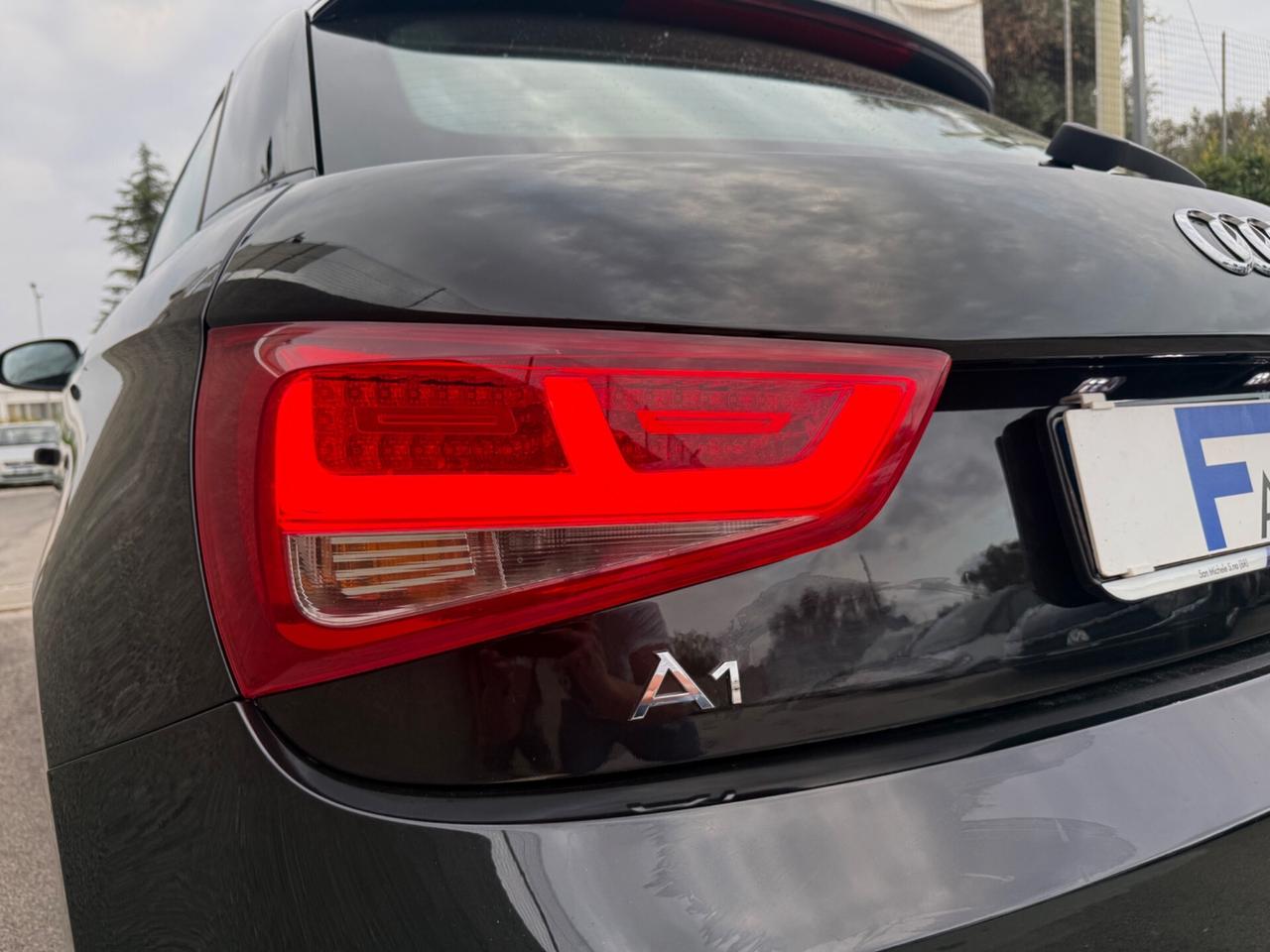 Audi A1 1.6 TDI 90 CV S-Line Exterior Pack,LED Diurni,Bluetooth,Comandi al volante,ecc.