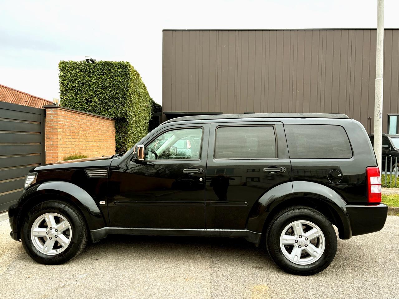 DODGE NITRO 2.8D aut- 4x4 inserib-Nav,Pelle,Dvd-2010