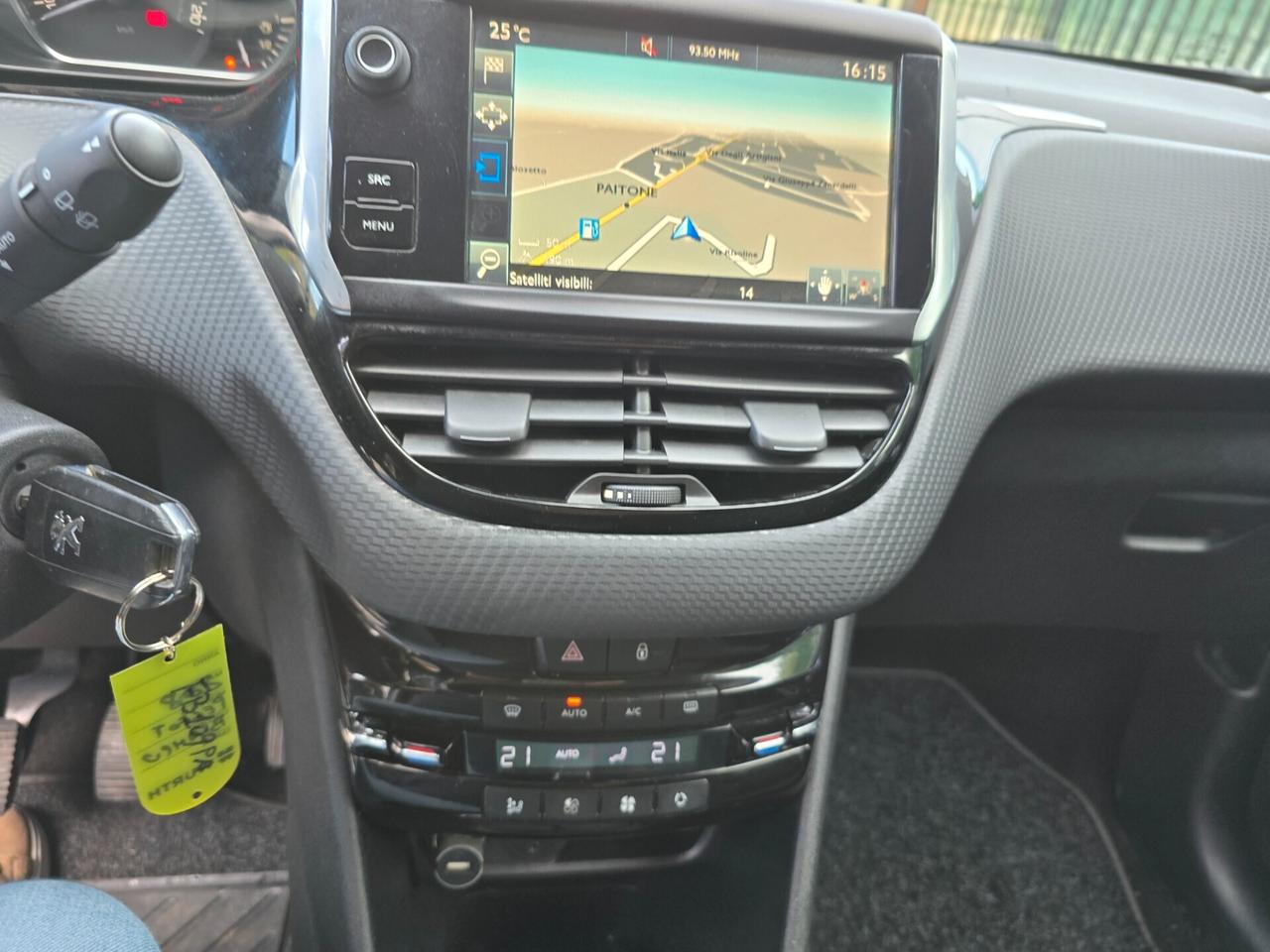 Peugeot 208 1.6HDI 100CV Allure EURO6-2015